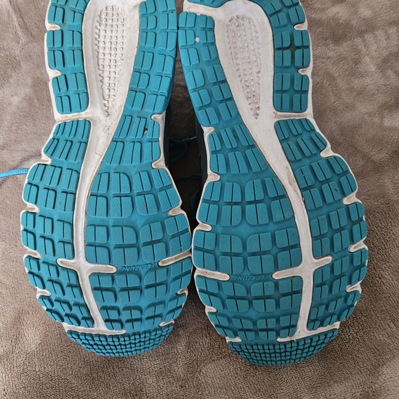 New Balance Gray and Blue Athletic Shoes - Picture 3 of 4